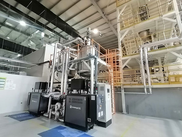 提高鋰電池隔膜的質(zhì)量選擇隔膜材料模溫機(jī)，讓白油溫度恒定