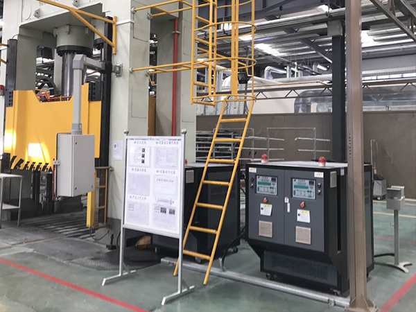 SMC模具加溫油溫機(jī)助力深加工制品生產(chǎn)，提升制造效率